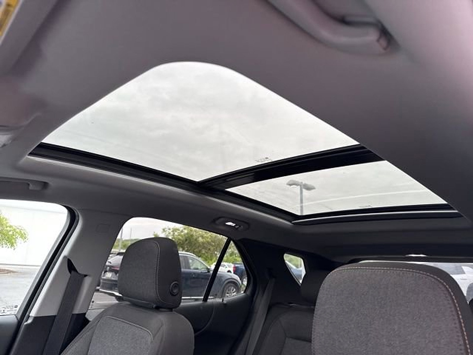 Used 2019 Chevrolet Equinox LT AWD/4WD image 23