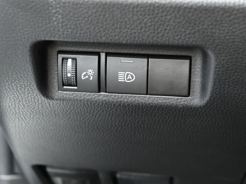 Certified 2022 Toyota RAV4 LE AWD/4WD image 14