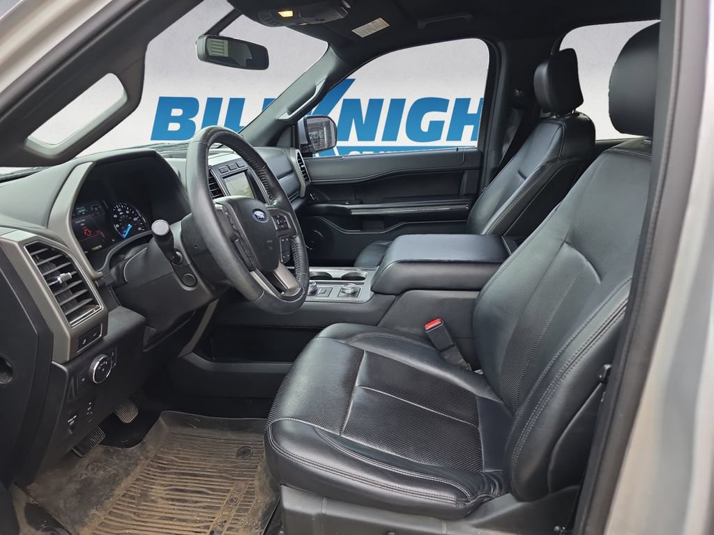 Used 2018 Ford Expedition XLT w/ Equipment Group 202A AWD/4WD image 9
