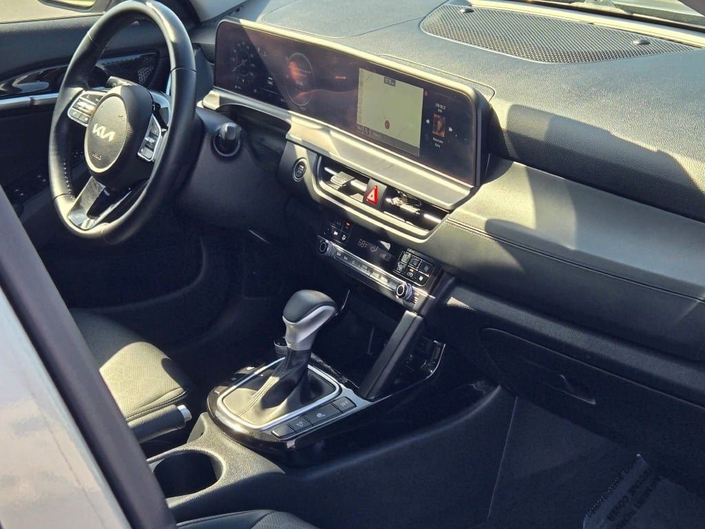 Used 2024 Kia Seltos EX image 8