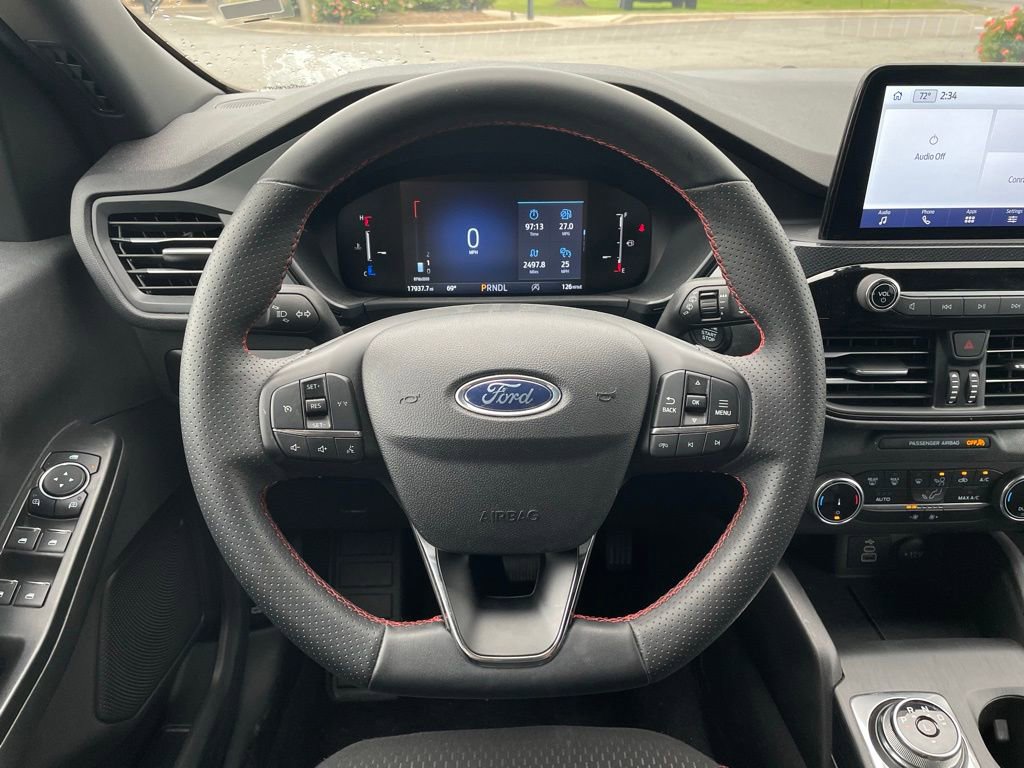Used 2025 Ford Escape ST-Line FWD image 14