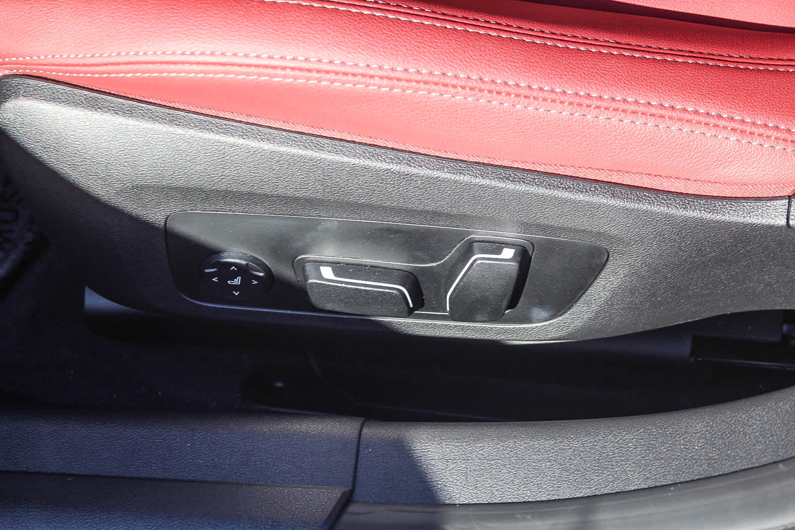 Used 2026 BMW 330i Sedan w/ M Sport Package RWD image 20