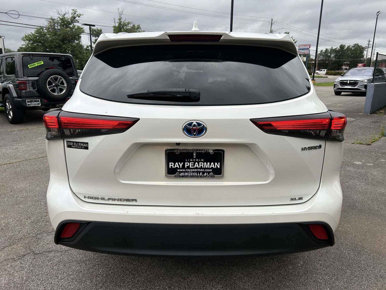 Used 2020 Toyota Highlander XLE FWD image 6