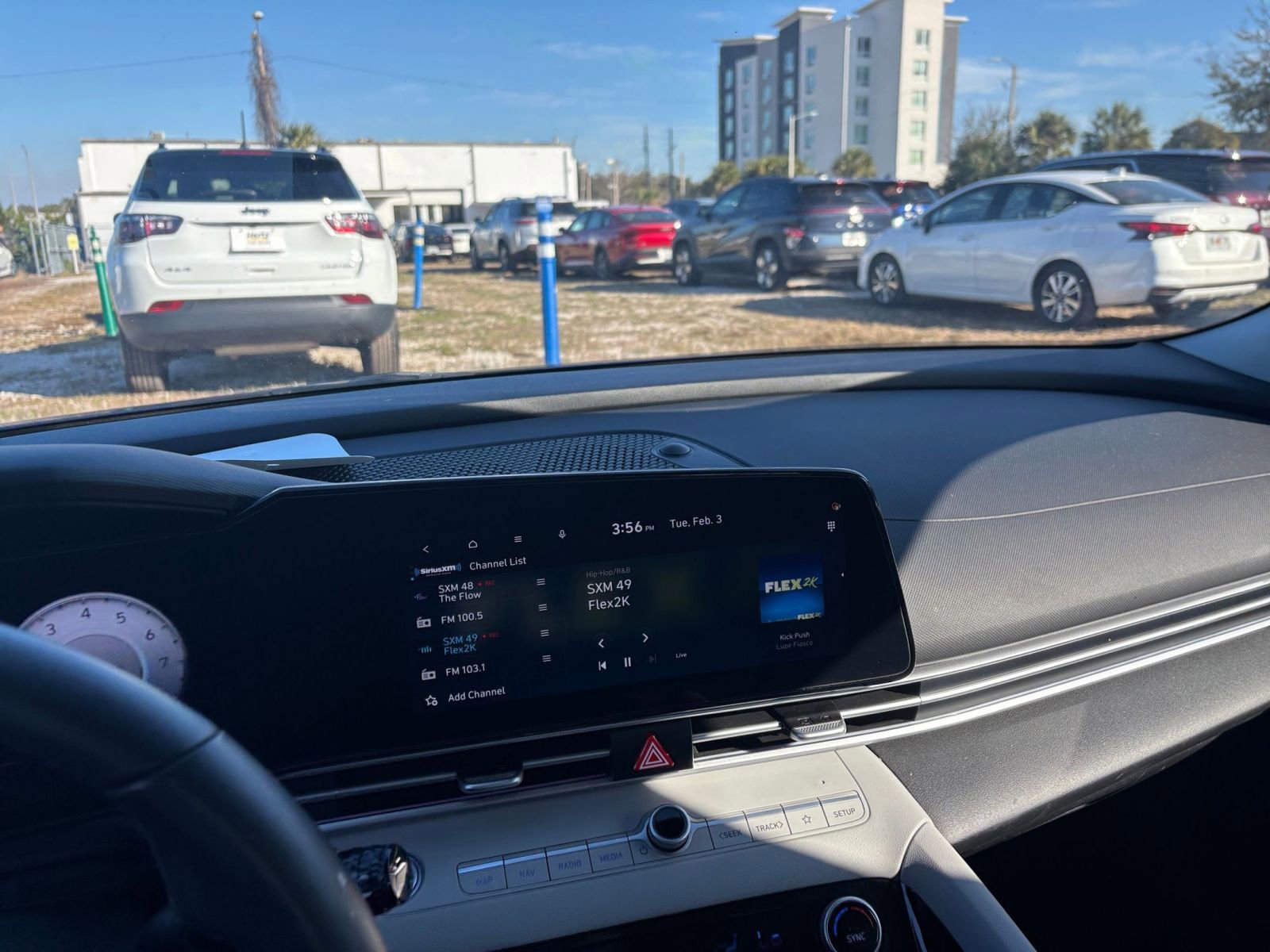 Used 2025 Hyundai Elantra Limited image 21