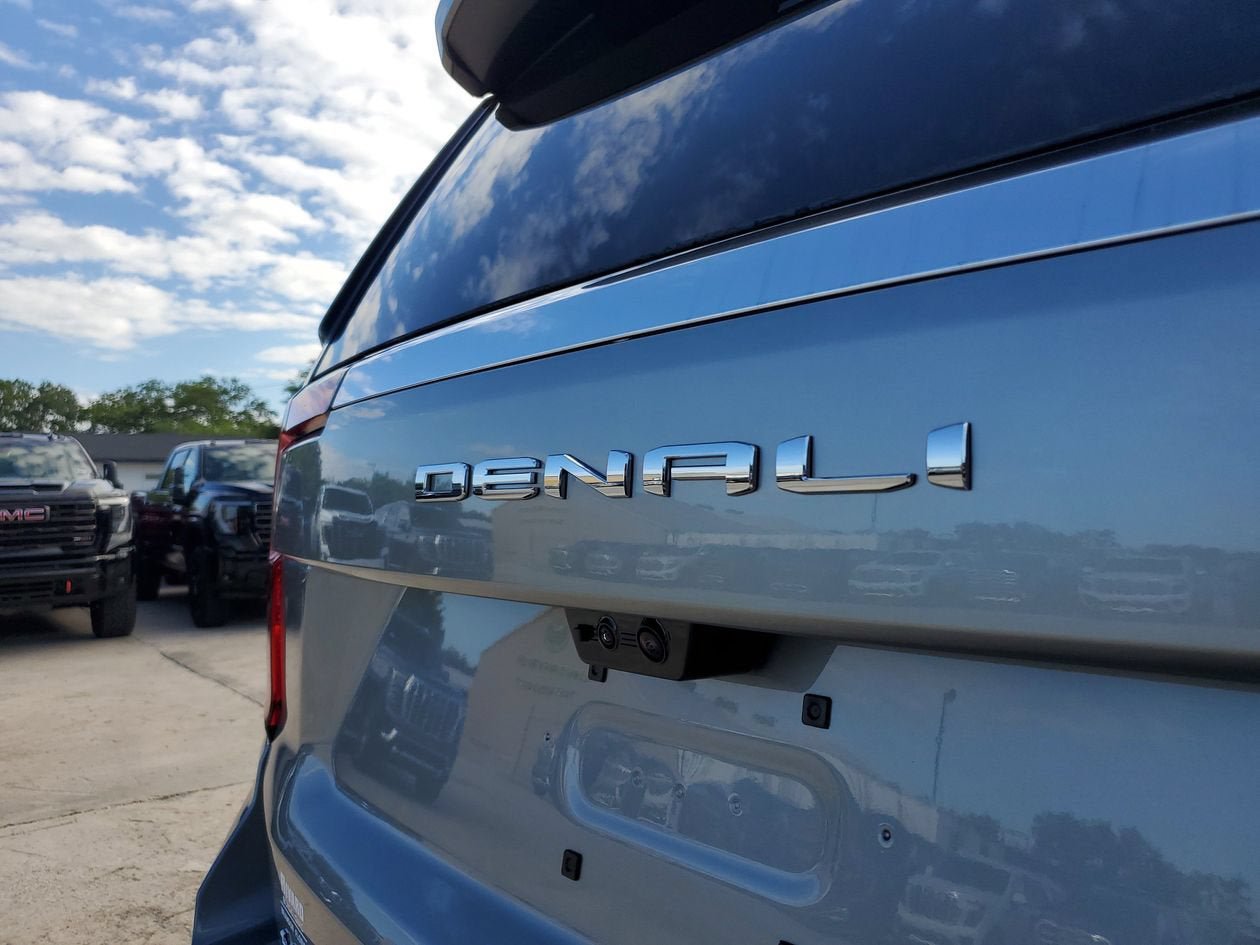 New 2026 GMC Yukon XL Denali w/ Denali Reserve Package AWD/4WD image 9