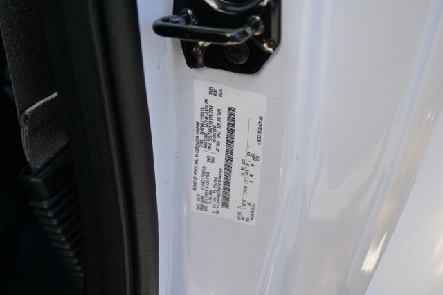 Used 2017 Ford F550 2WD Regular Cab Super Duty image 44