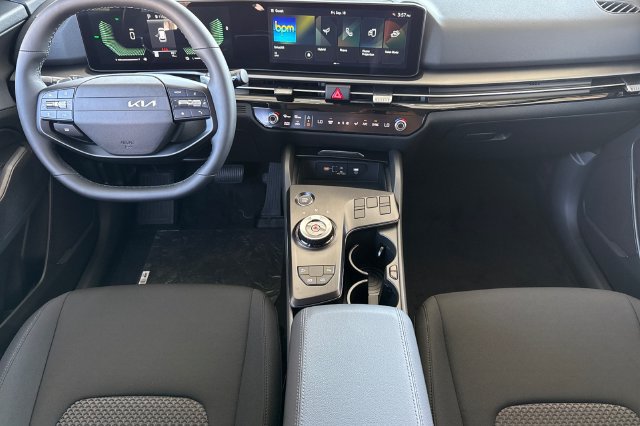 New 2027 Kia Sportage LX FWD image 16