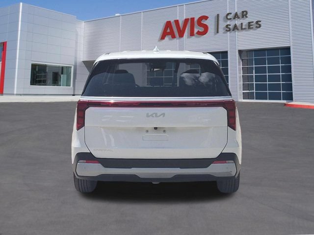 Used 2025 Kia Carnival FWD image 7