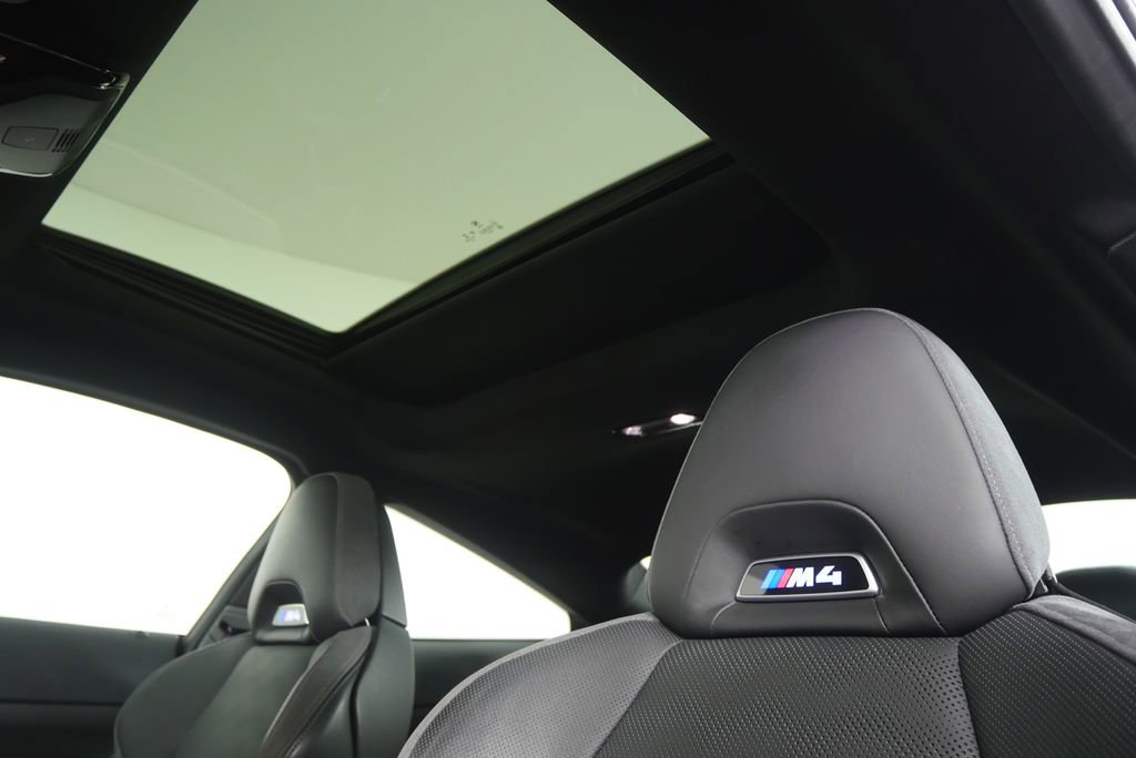 Used 2022 BMW M4 Competition w/ Executive Package RWD image 11