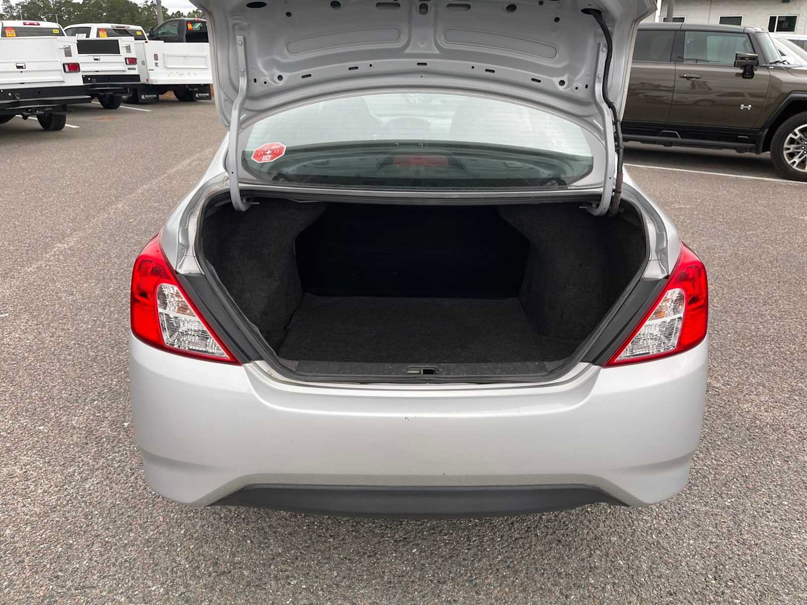 Used 2015 Nissan Versa S FWD image 22