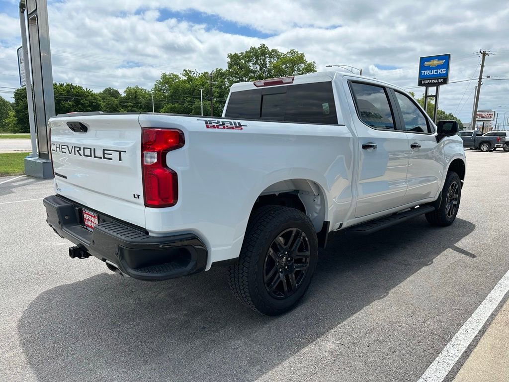 Used 2025 Chevrolet Silverado 1500 LT Trail Boss w/ Convenience Package II AWD/4WD image 9
