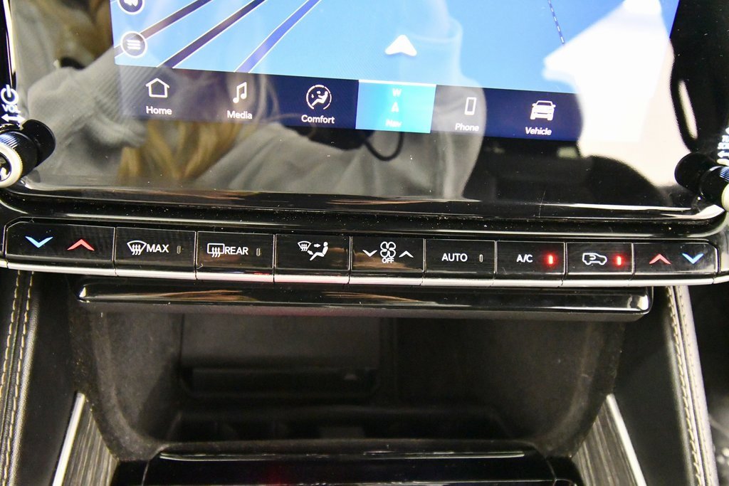 Used 2024 Jeep Wagoneer L Series II w/ Flexible Seating Group image 25