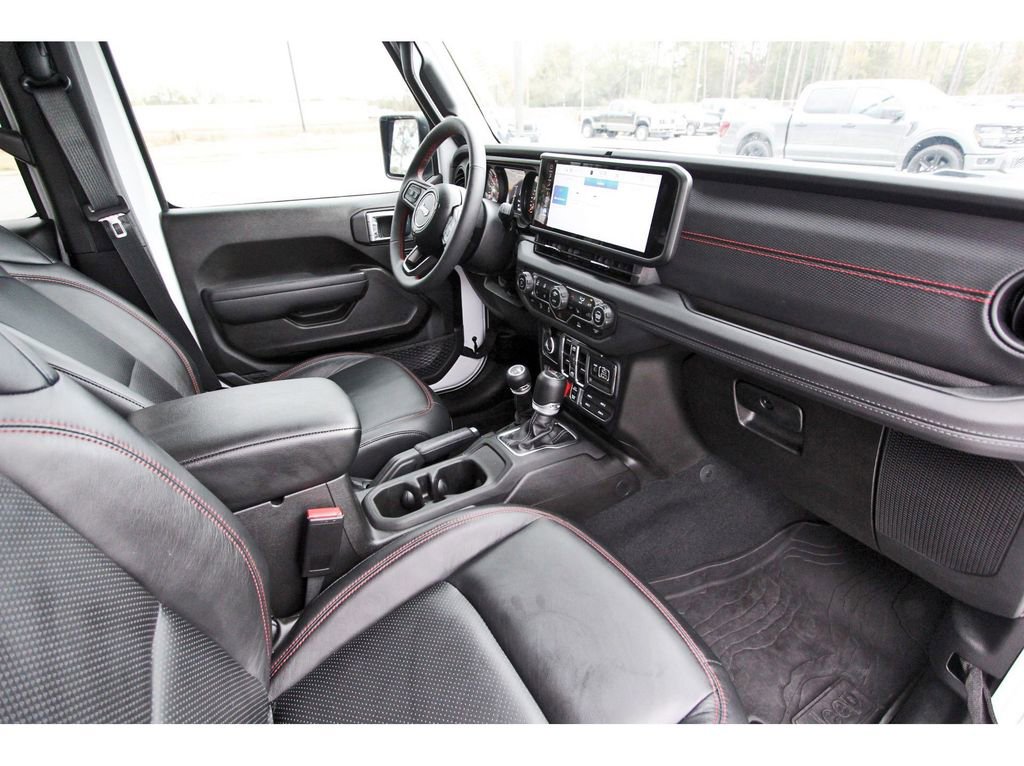 Used 2024 Jeep Gladiator Rubicon w/ Technology Group image 27