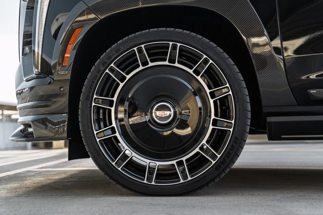 Used 2026 Cadillac Escalade Platinum Sport w/ LPO, ONYX Package AWD/4WD image 29