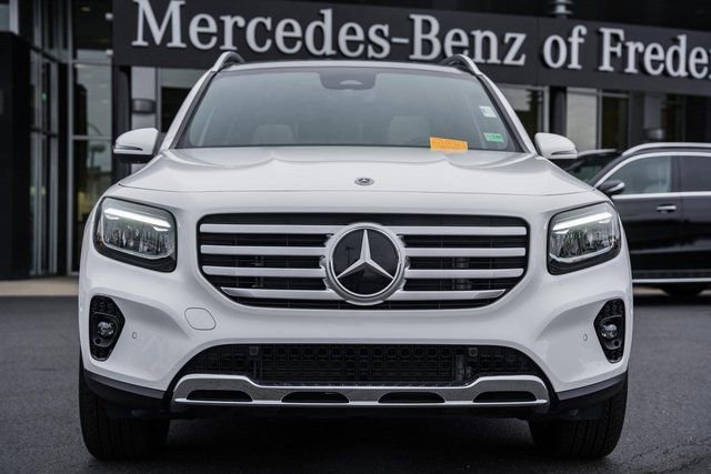 Certified 2025 Mercedes-Benz GLB 250 4MATIC image 2