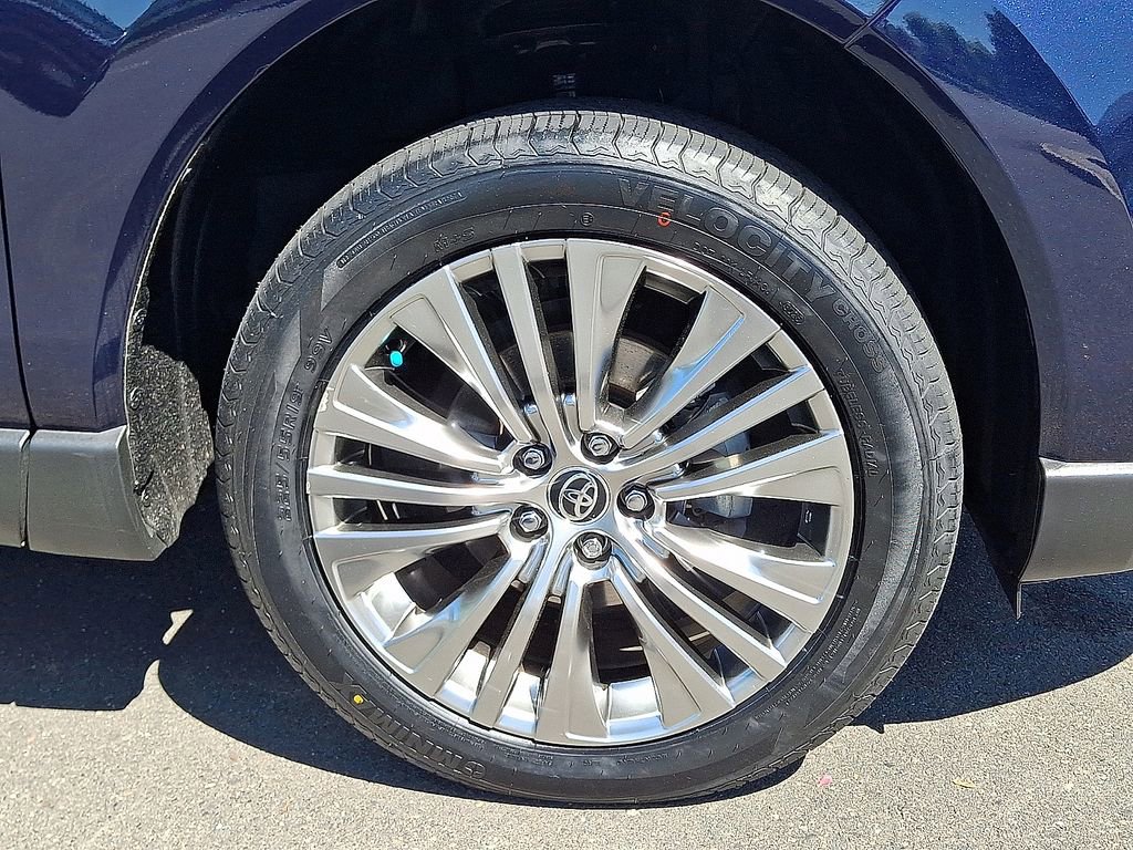 Used 2021 Toyota Venza Limited AWD/4WD image 25