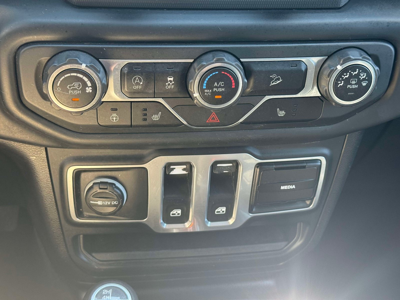 Used 2018 Jeep Wrangler Sport AWD/4WD image 26
