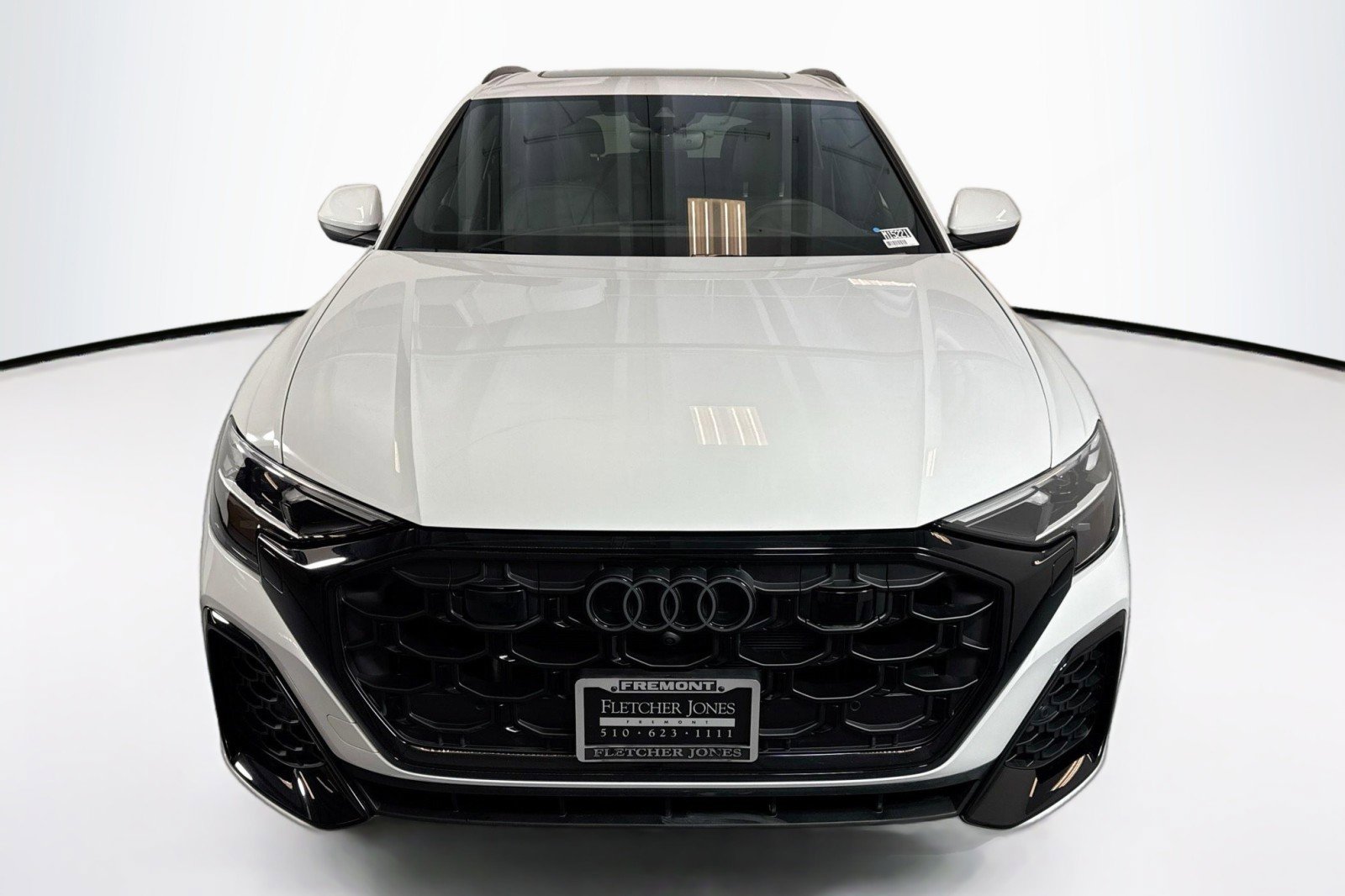 Used 2024 Audi Q8 Premium Plus w/ Premium Plus Package image 2