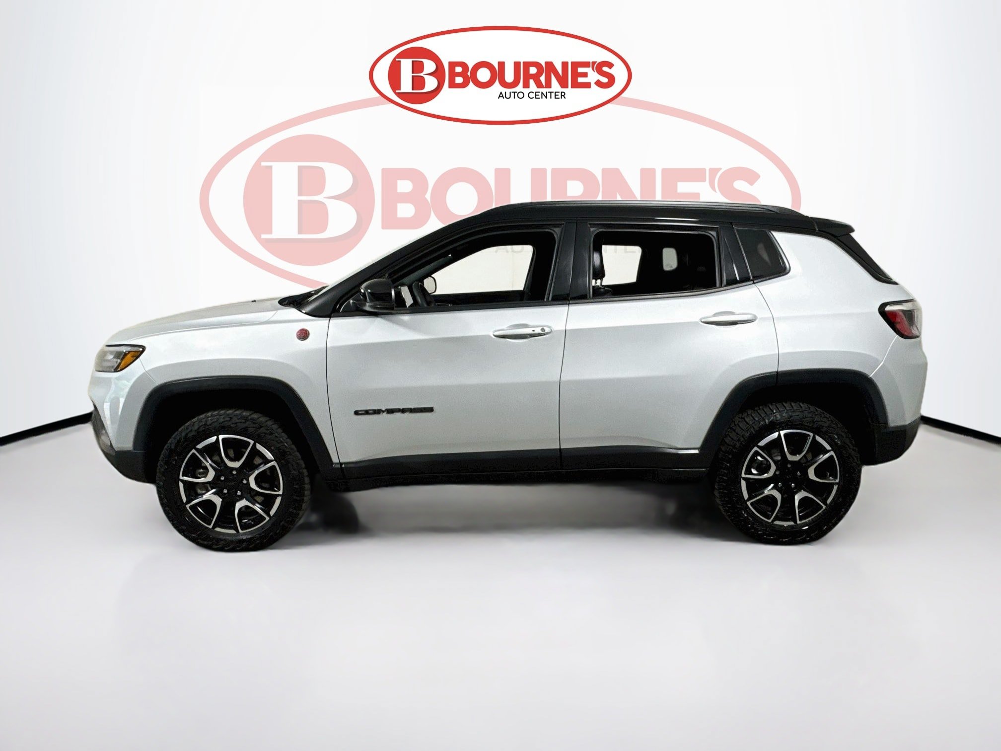 Used 2024 Jeep Compass Trailhawk AWD/4WD image 5