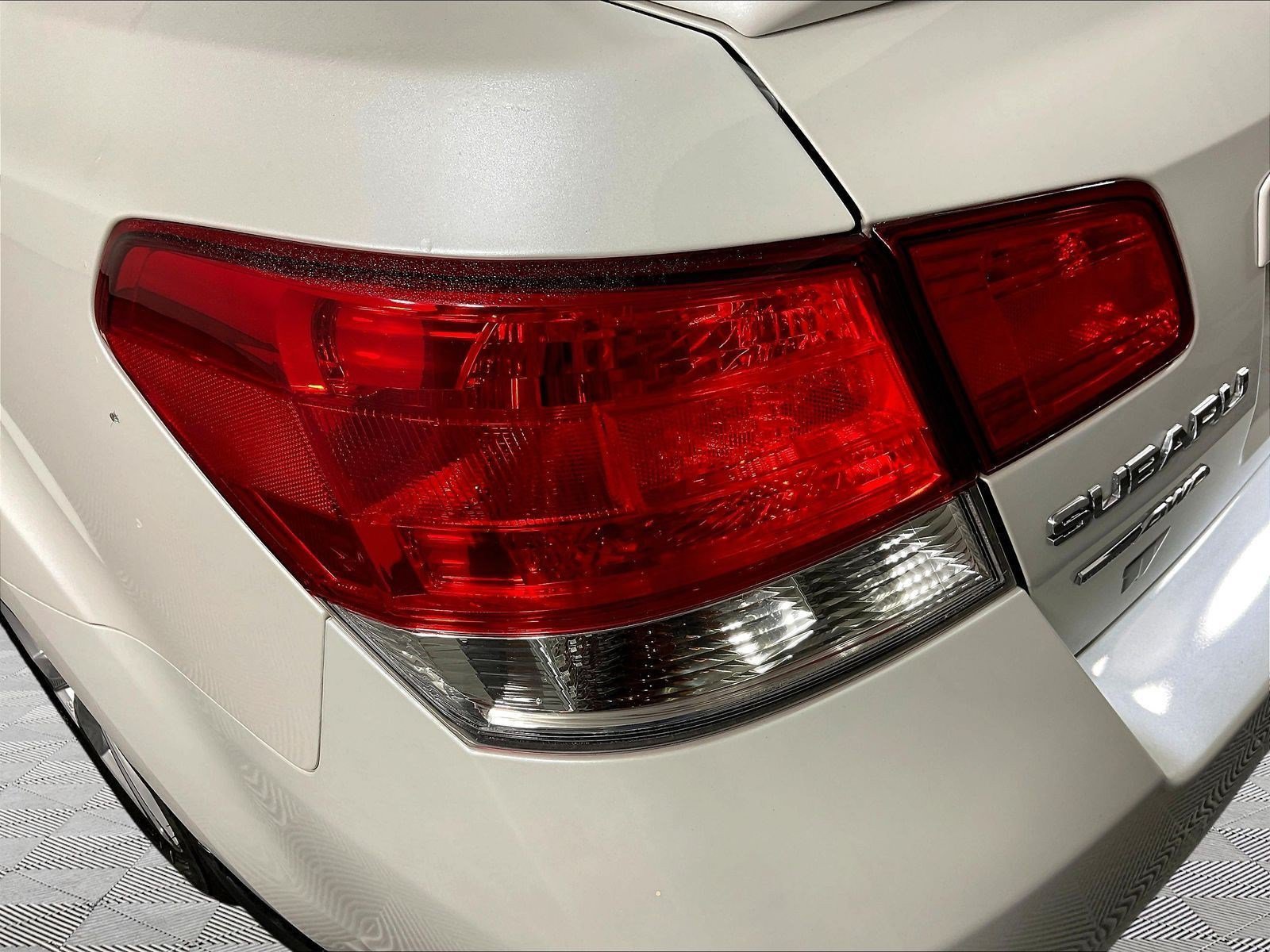 Used 2014 Subaru Legacy 2.5i Limited AWD/4WD image 23