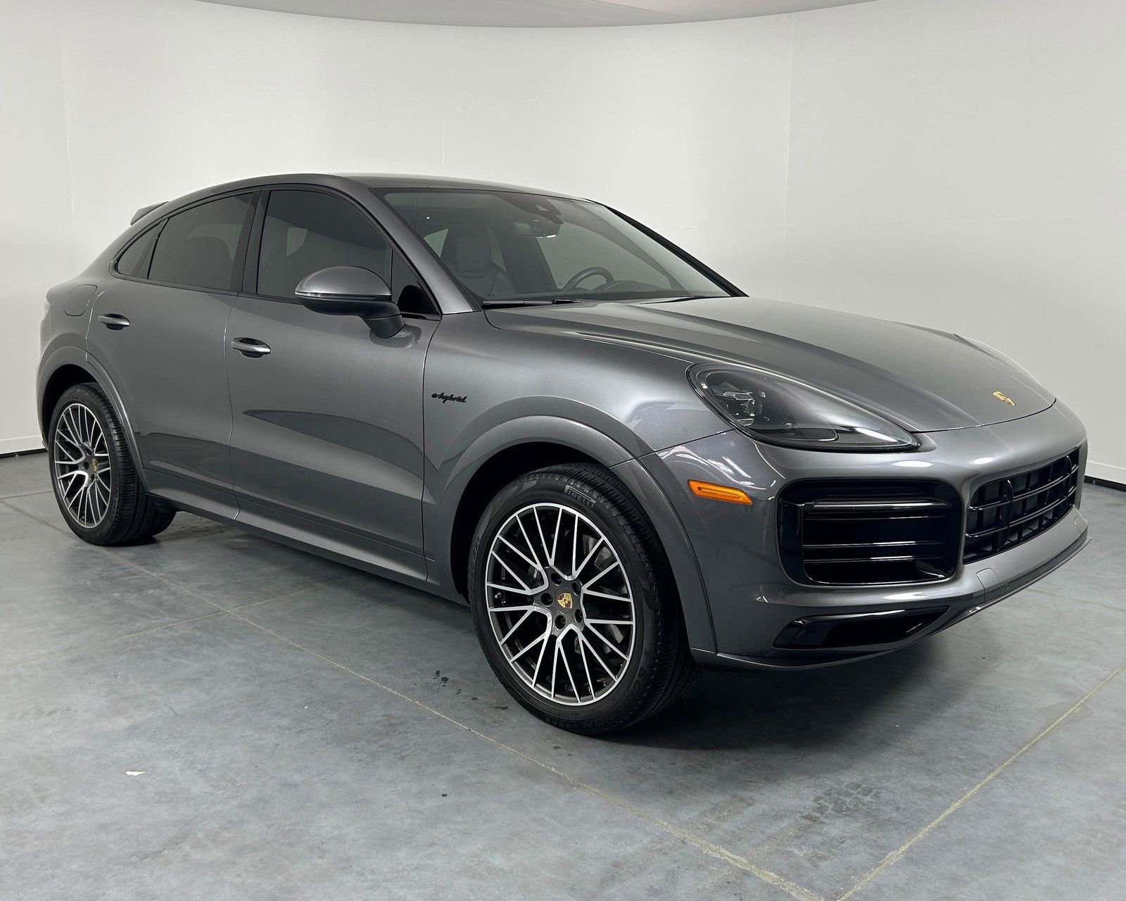 Used 2023 Porsche Cayenne Coupe image 9