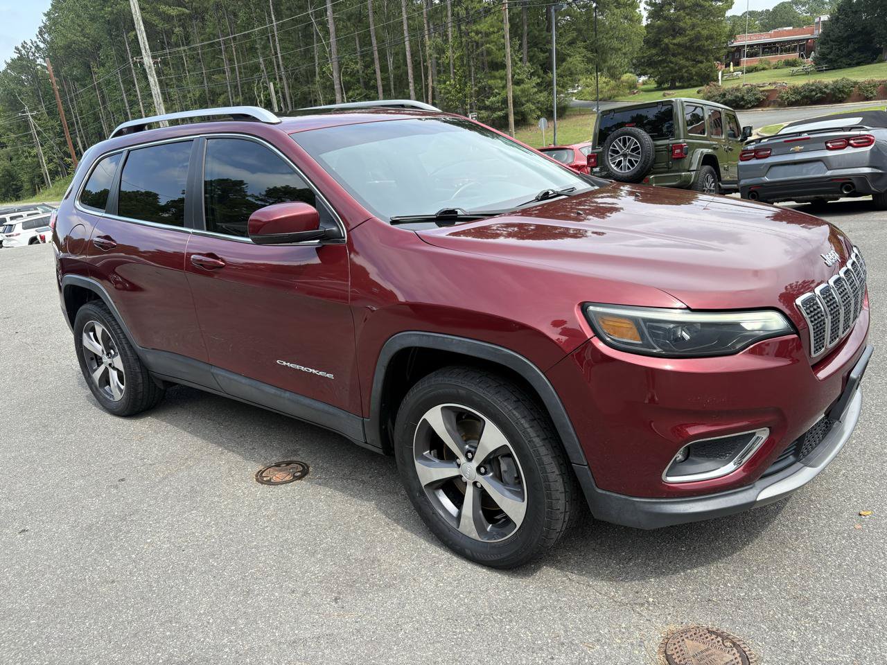 Used 2019 Jeep Cherokee Limited AWD/4WD image 7