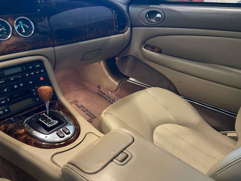 Used 2006 Jaguar XK8 Convertible image 72