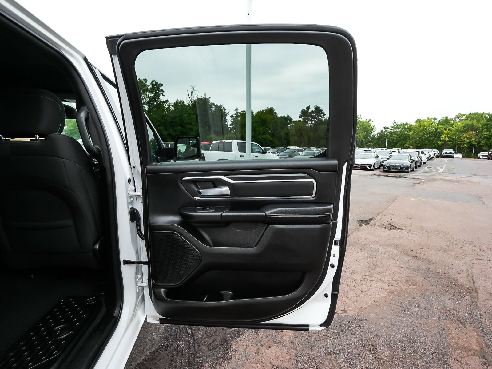 Used 2025 RAM 1500 Big Horn AWD/4WD image 14