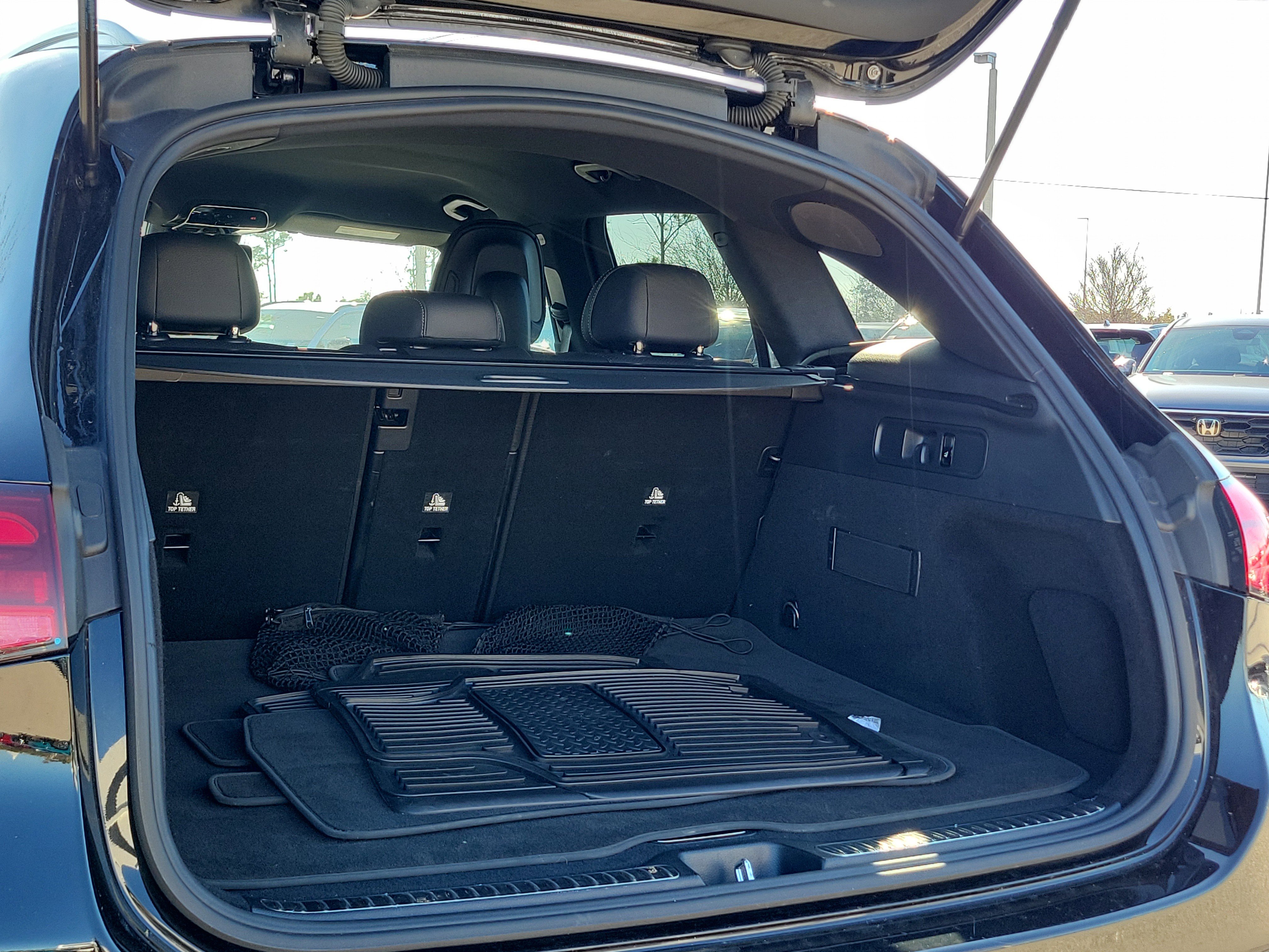 Used 2024 Mercedes-Benz GLC 300 w/ Winter Package image 12