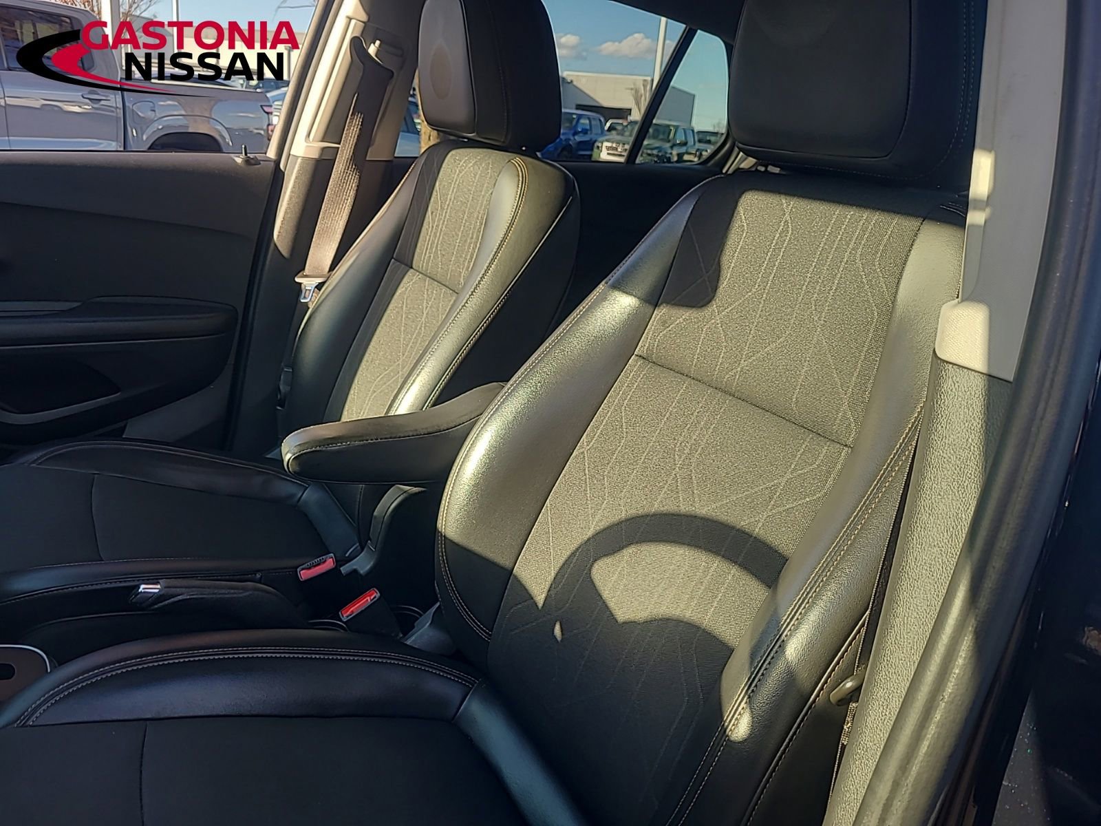 Used 2021 Chevrolet Trax LT w/ Driver Confidence Package image 29