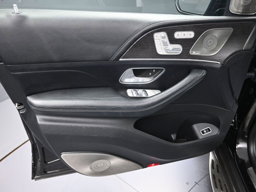 Used 2021 Mercedes-Benz GLS 580 4MATIC image 11