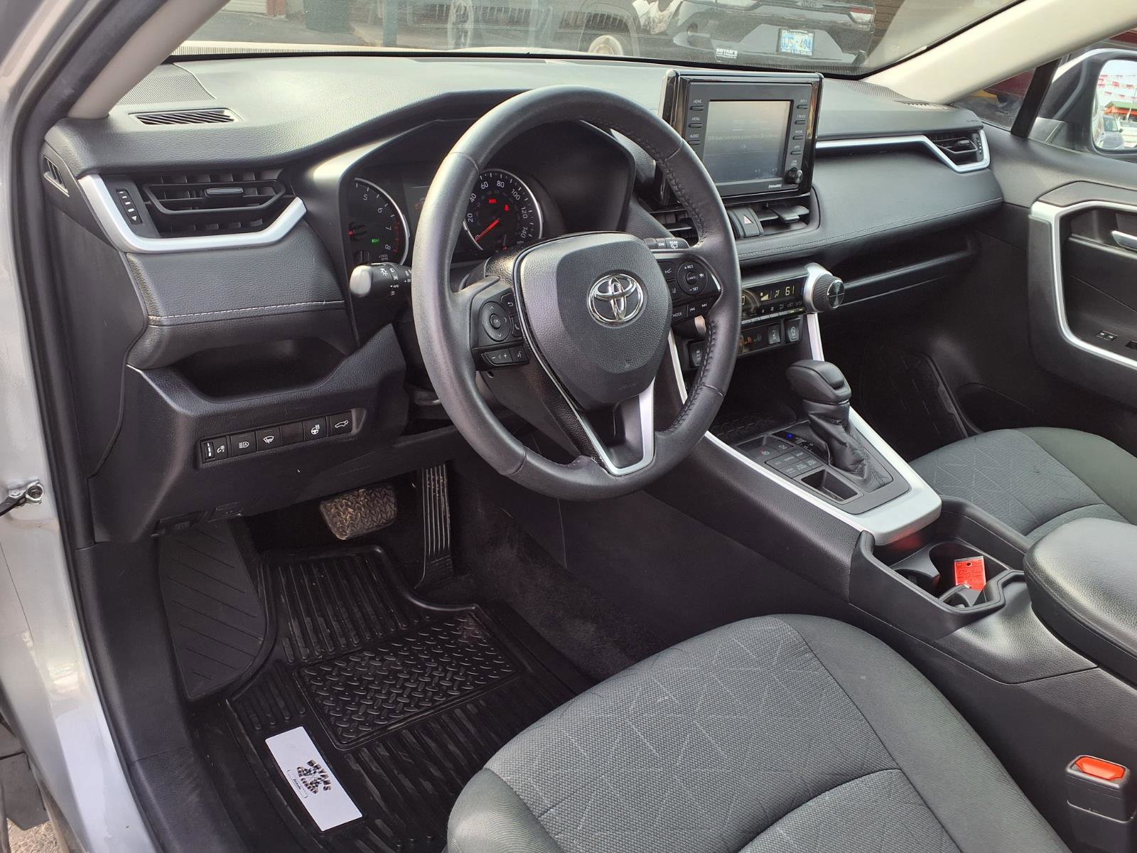 Used 2021 Toyota RAV4 XLE w/ Convenience Package image 11