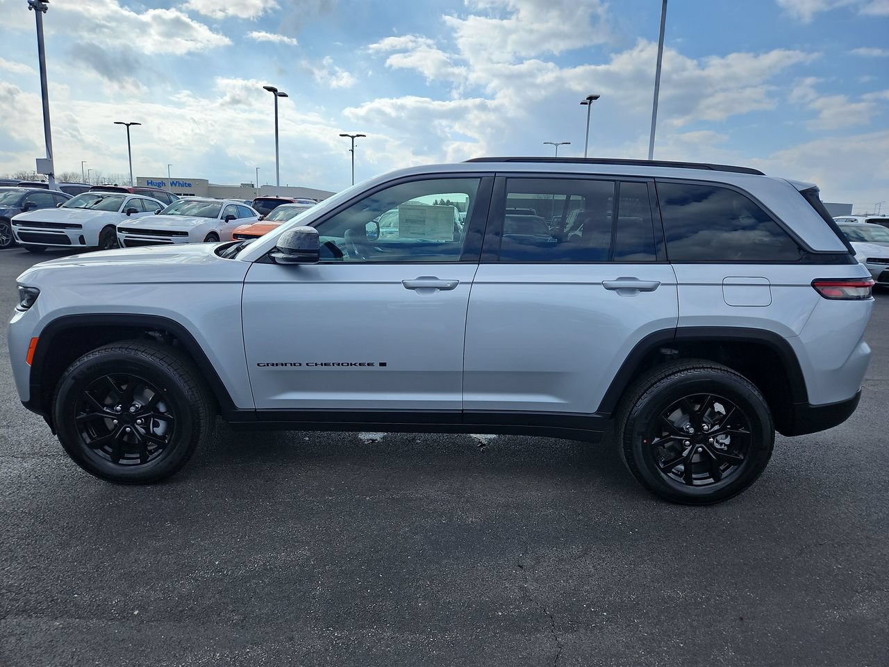 New 2026 Jeep Grand Cherokee Altitude AWD/4WD image 4