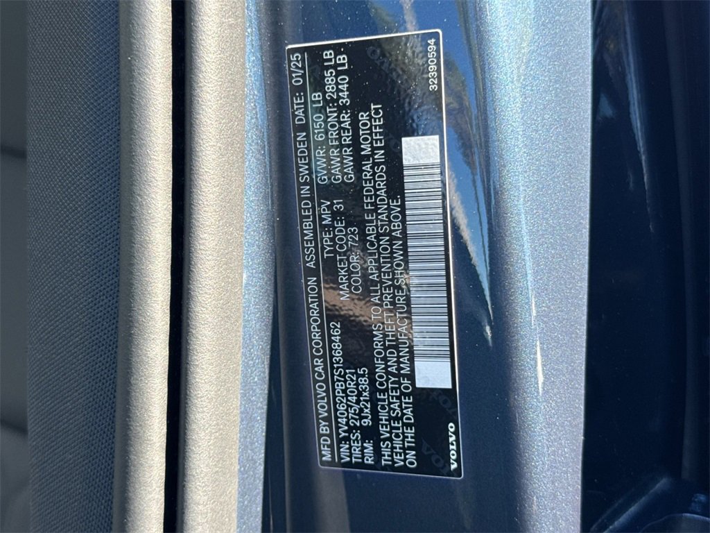 Certified 2025 Volvo XC90 B6 Plus image 29