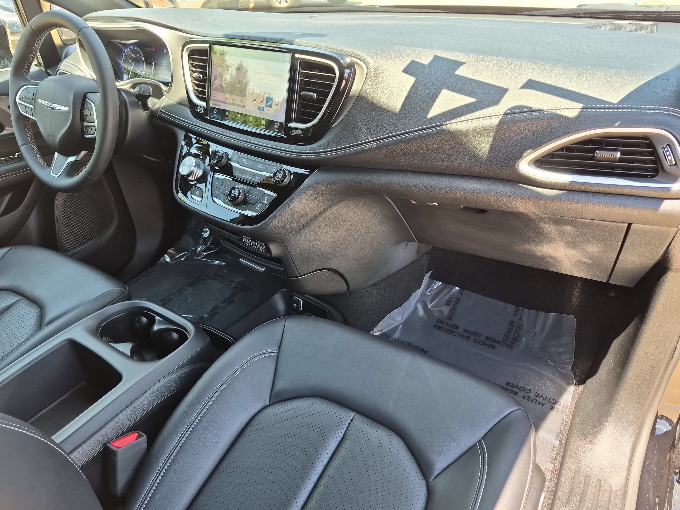 Used 2025 Chrysler Pacifica Select FWD image 32