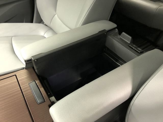 Used 2023 Toyota Sienna XLE AWD/4WD image 27