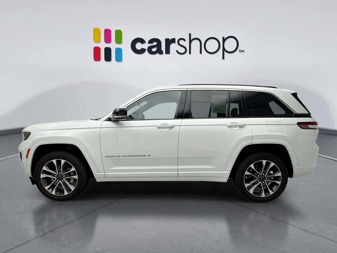 Used 2024 Jeep Grand Cherokee Overland w/ Trailer Tow Package image 2