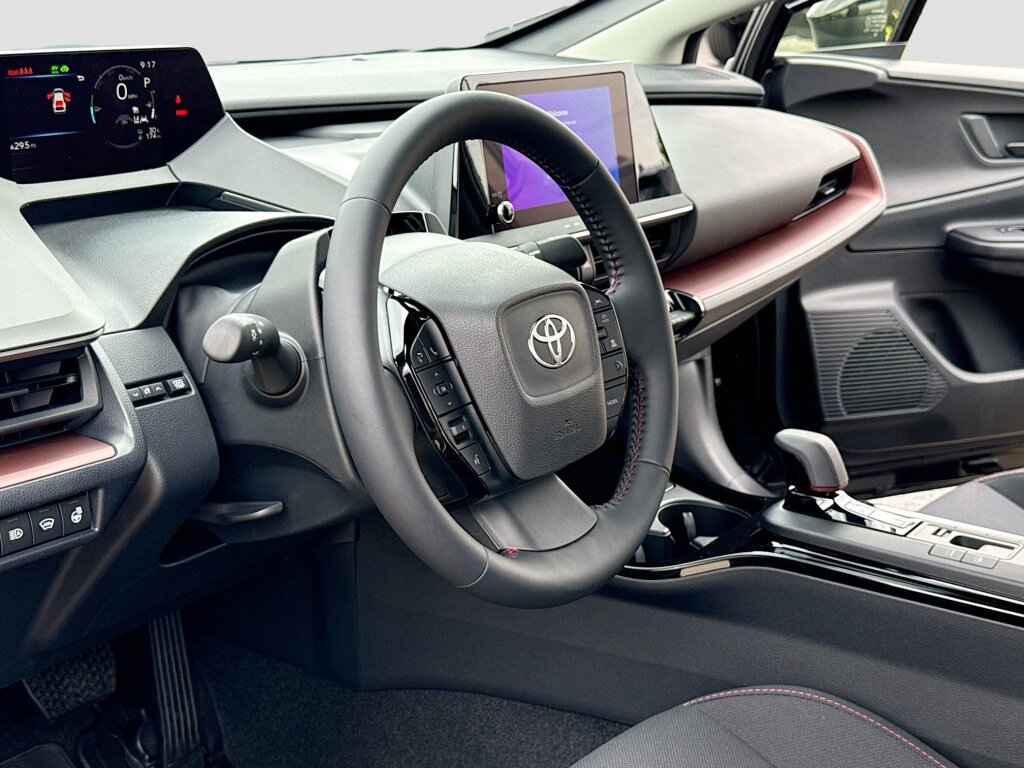 New 2026 Toyota Prius Plug-In Hybrid FWD image 4