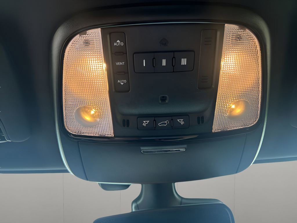 Used 2025 Dodge Durango GT image 18