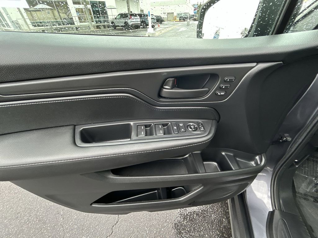 Certified 2025 Honda Odyssey EX-L image 13