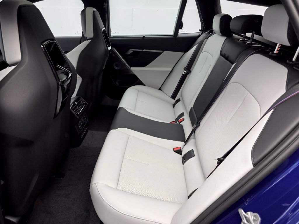 New 2026 BMW M5 Touring AWD/4WD image 11