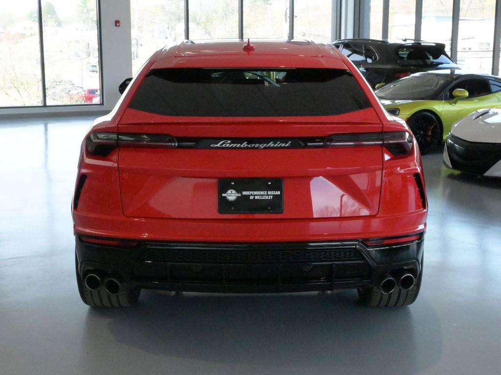 Used 2020 Lamborghini Urus image 6