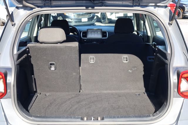 Used 2023 Hyundai Venue SEL image 26