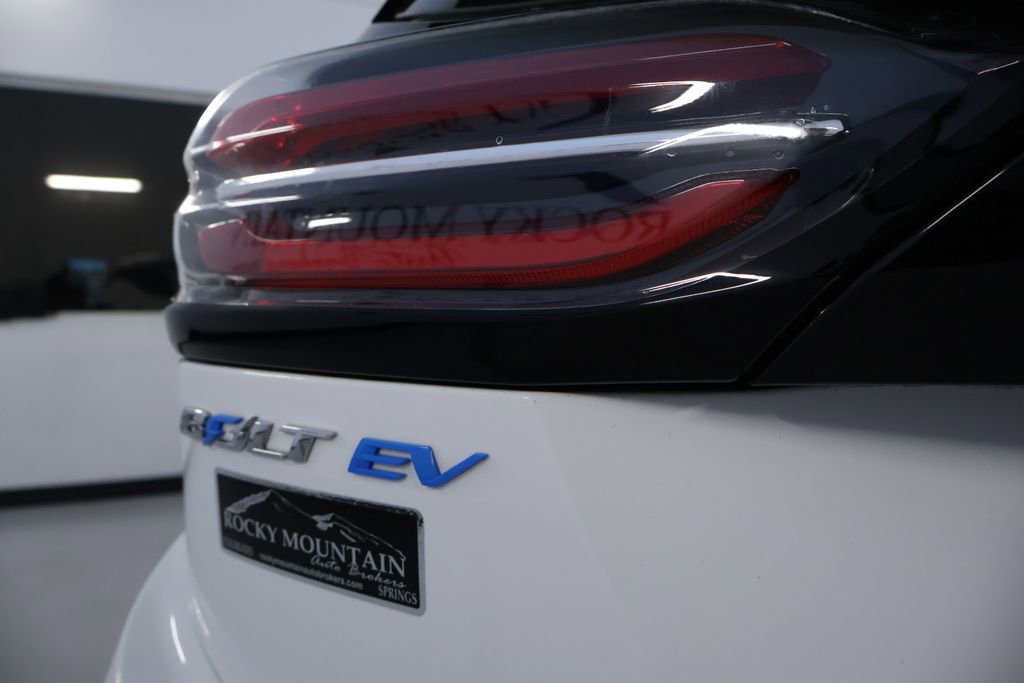 Used 2022 Chevrolet Bolt LT w/ Driver Confidence Package image 10