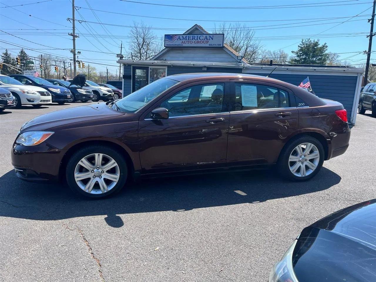Used 2012 Chrysler 200 Touring image 3