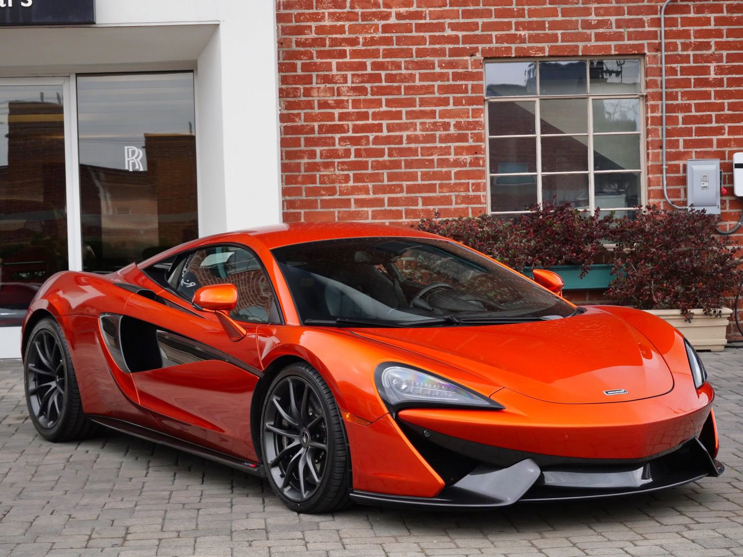 Used 2019 McLaren 570S Coupe image 1