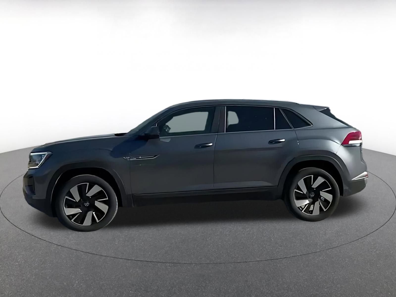 Used 2025 Volkswagen Atlas Cross Sport SE image 14