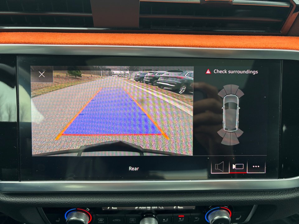 Used 2020 Audi Q3 2.0T Premium Plus w/ Premium Plus Package image 19