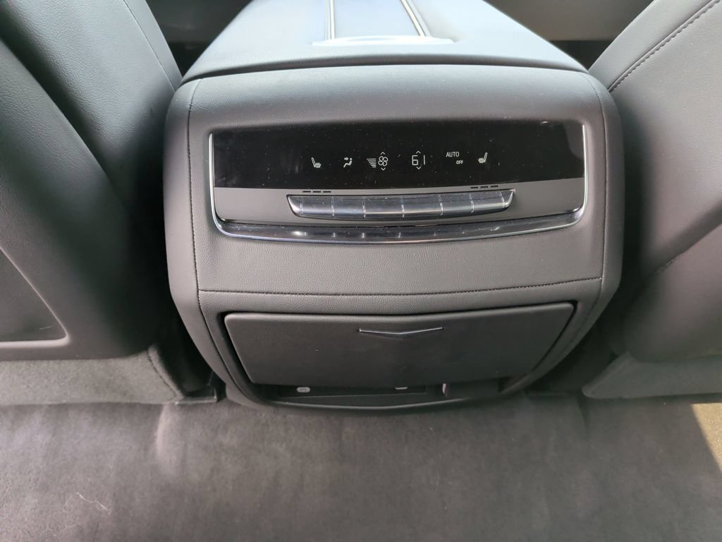Used 2023 Cadillac Escalade Premium Luxury w/ Performance Package AWD/4WD image 19