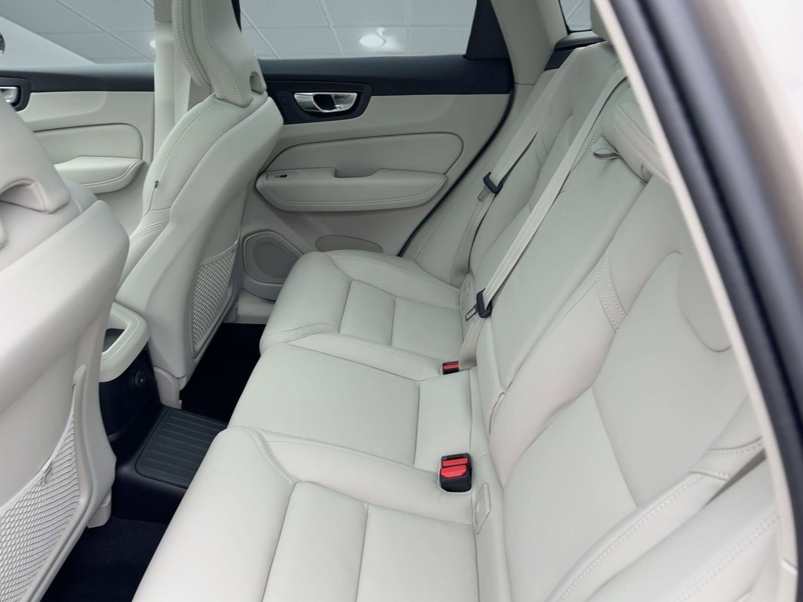 New 2026 Volvo XC60 T8 Ultra w/ Protection Package Premier image 24